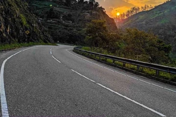 பதுளை வீதியில் மீட்கப்பட்ட சடலம்; சந்தேகிக்கும் பொலிஸார்