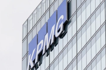 கனடியர்கள் வங்கிக்கு செல்ல விரும்புவதில்லை