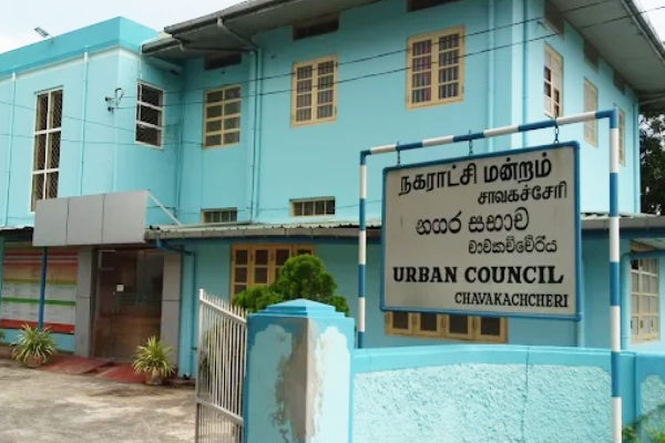 ஊடகவியலாளரை வெளியேற்றிய சாவகச்சேரி நகரசபைத் தவிசாளர் | Chavakachcheri Council Chairman Expels Journalist