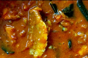 மணமணக்கும் கருவாட்டு குழம்பு - ருசிக்க ருசிக்க செய்வது எப்படி?