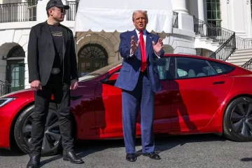 எலான் மஸ்கின் Tesla காரை வாங்கிய அமெரிக்க அதிபர் டிரம்ப்!! எவ்வளவு தெரியுமா?