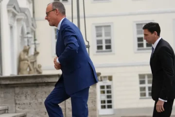 ஜேர்மனி அரசியலில் பரபரப்பு: எதிர்க்கட்சிகள் வலியுறுத்தும் விடயம்