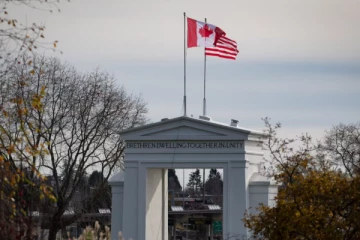 அமெரிக்காவிலிருந்து திரும்பும் கனடியர்கள் எண்ணிக்கையில் வீழ்ச்சி