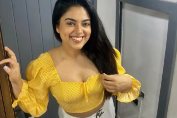 நடிகை சித்தி இத்னானி லேட்டஸ்ட் போட்டோஷூட்