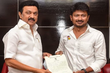 தமிழகத்தின் 35-வது அமைச்சராக பதவியேற்றார் உதயநிதி ஸ்டாலின்!