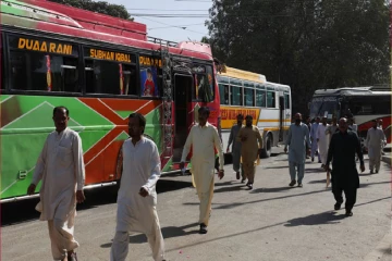 පකිස්ථානයේ ප්‍රවාහන ගාස්තු 65%කින් ඉහළට