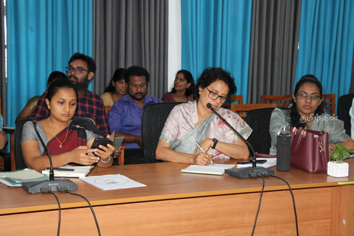 வவுனியாவில் அதிகரிக்கும் வெப்ப அலை: பொதுமக்களுக்கு எச்சரிக்கை - மாவட்டச் செயலாளரின் அறிவுறுத்தல் | Weather Alert In Sri Lanka வவுனியாவில் அதிகரிக்கும் வெப்ப அலை: பொதுமக்களுக்கு எச்சரிக்கை - மாவட்டச் செயலாளரின் அறிவுறுத்தல் | Weather Alert In Sri Lanka