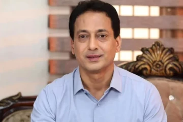 மீசை தாடியுடன் ஆளே அடையாளம் தெரியாமல் மாறிய பாக்கியலட்சுமி கோபி! கலாய்த்து தள்ளும் நெட்டிசன்கள்