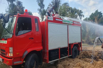 முல்லைத்தீவிலுள்ள தும்பு தொழிற்சாலை ஒன்றில் தீ பரவல்