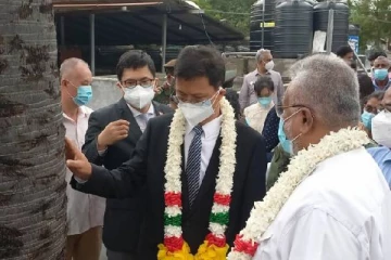 சீன தூதுவரை சிரிக்க வைத்த டக்ளஸ்