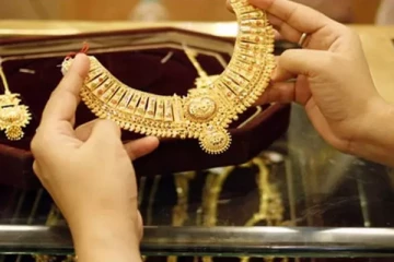 இறங்கிய வேகத்தில் ஏறும் தங்கத்தின் விலை! இன்று எவ்வளவு தெரியுமா?