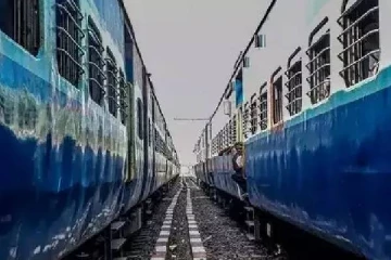 ரயில் படிக்கட்டில் இருந்து பயணம் செய்தால் இனி அபராதம்