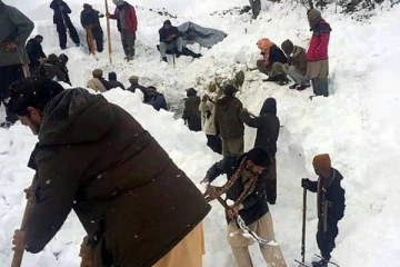 பாகிஸ்தானில் வரலாறு காணாத கடும் பனிப்பொழிவு; 21 பேர் உயிரிழப்பு