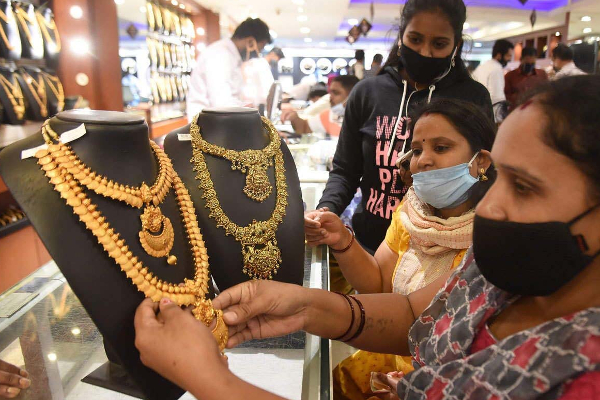 Today Gold Rate: வரலாறு காணாத உச்சத்தில் தங்கத்தின் விலை... இன்று சவரன் எவ்வளவு? | Gold Rate January 28 2026 India And Srilanka Today Gold Rate: வரலாறு காணாத உச்சத்தில் தங்கத்தின் விலை... இன்று சவரன் எவ்வளவு? | Gold Rate January 28 2026 India And Srilanka