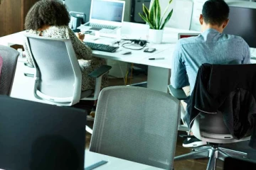 සේවකයන් ලක්ෂ දෙකකට හදිසියේම සිදුවෙන්න යන දේ - දැඩි අවධානම් තත්ත්වයක්..