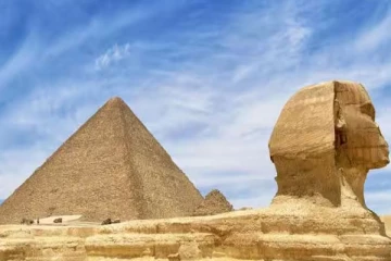 500 அடி உயரத்திற்கு 2 1/2 டன் கற்கள் கொண்டு செல்லப்பட்டது எவ்வாறு?