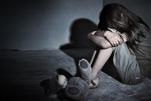 4 வயது மகளை அடித்து துன்புறுத்திய தந்தைக்கு சிறை | Father Jailed For Torturing Daughter