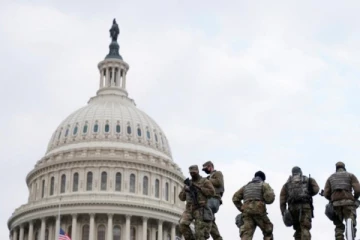 திடீரென மூடப்பட்ட அமெரிக்க நாடாளுமன்ற வளாகம் பதட்டத்தில் அமெரிக்கா