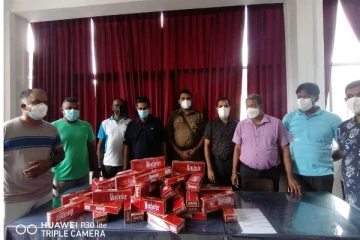 රටින් පැන්නුවත් ලංකාවෙදි වෙච්චි දේ ...