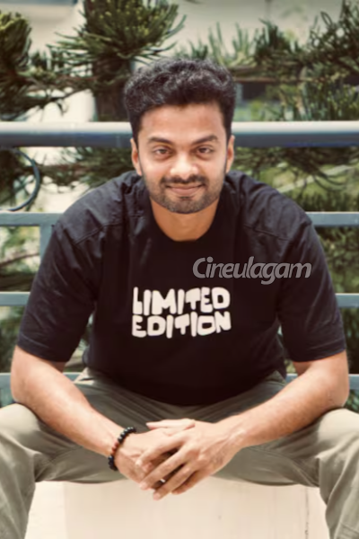 நந்தா படத்தில் குட்டி சூர்யாவாக நடித்த நடிகரை நியாபகம் இருக்கா?... இப்போது எப்படி உள்ளார் பாருங்க | Do You Know Nandha Movie Kutty Surya Latest Photo