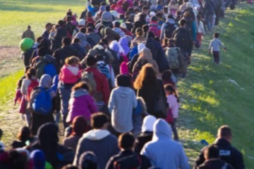 உலகம் முழுவதும் அகதிகளாக இடம் பெயர்ந்தவர்கள் எண்ணிக்கை  இவ்வுளவா ? : ஐ.நா வெளியிட்ட அதிச்சி அறிக்கை