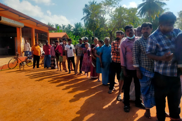 "கிளிநொச்சி - முல்லைத்தீவு எல்லை நிர்ணயம் தொடர்பில் மக்களிடையே குழப்பம்" (Photos) | Kilinochchi Srilanka People Preventionerrorismact "கிளிநொச்சி - முல்லைத்தீவு எல்லை நிர்ணயம் தொடர்பில் மக்களிடையே குழப்பம்" (Photos) | Kilinochchi Srilanka People Preventionerrorismact