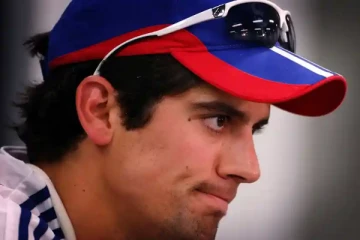 15 வயது சிறுவனிடம் கிளீன் போல்டான இங்கிலாந்து கிரிக்கெட் ஜாம்பவான்! வைரலாகும் வீடியோ