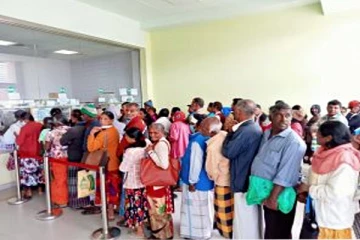 சுகாதார ஊழியர்கள் பணிப்புறக்கணிப்பு; நோயாளர்கள் அவதி