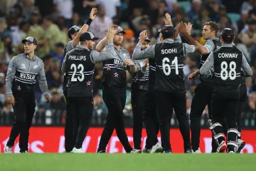 ஆஸ்திரேலியாவை மிரட்டிய நியூசிலாந்து: 90 ரன்கள் வித்தியாசத்தில் அபார வெற்றி..!