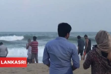 காதலனின் முதுகில் குத்தி துடிதுடிக்க கொன்ற காதலி! தெரிய வந்த காரணம்