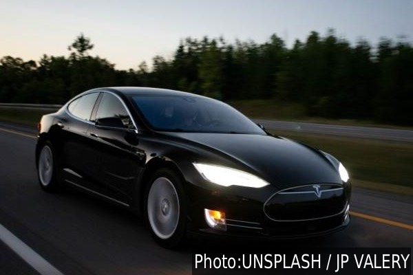 டெஸ்லா கார் விற்பனையில் புதிய மாற்றம்: எலான் மஸ்க் முக்கிய அறிவிப்பு | Tesla To Shift Fsd To Subscription Only