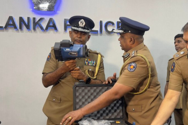 வெளிநாட்டில் பதுங்கியுள்ள ஆபத்தான இலங்கையர்களை சுற்றிவளைக்க தயாராகும் அநுர அரசு | Police Searching 23 Sri Lankan In Abroad