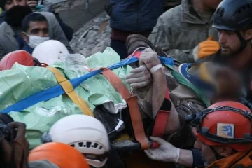 மகனை அணைத்தபடி இடிபாடுகளுக்கும் புதைந்துபோன தாயார்: 5 நாட்களுக்கு பின்னர் சிலிர்க்க வைத்த சம்பவம்