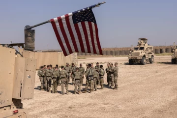 இராணுவ முகாமை தாக்கியமைக்கு பதிலடி கொடுத்த அமெரிக்கா