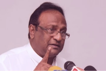 பொலிஸார் மீது குற்றம் சுமத்தாதீர்கள் - சரத்வீரசேகர எச்சரிக்கை