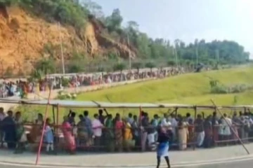 திடீரென திருப்பதிக்கு படையெடுக்கும் பக்தர்கள்; 36 மணி நேரம் காத்திருப்பு - இதுதான் காரணம்!