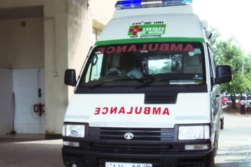 திருமணமான இளம் தம்பதிக்கு நேர்ந்த துயரம் - கணவர் பலி் - ஆபத்தான நிலையில் மனைவி