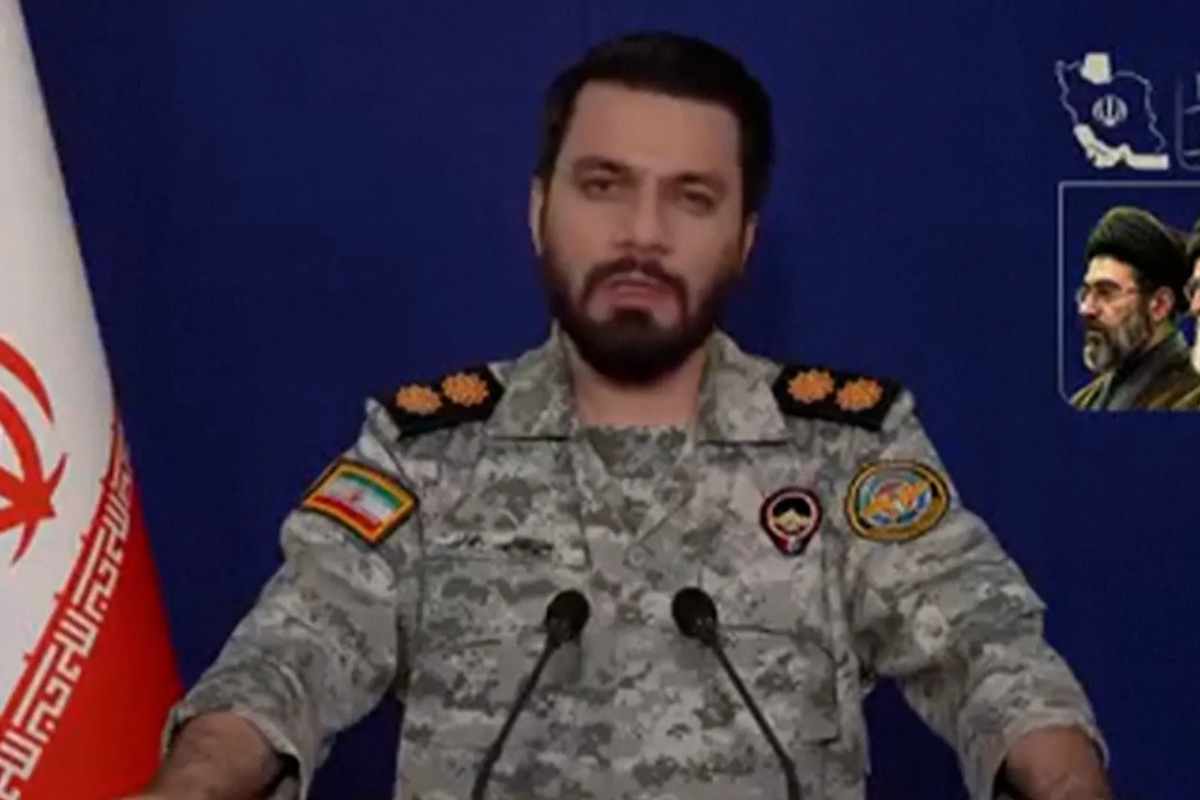 அமெரிக்க போர்க்கப்பல்கள் மீது ஈரான் பதிலடி தாக்குதல் | Iran Strikes Us Vessels For Cargo Ship S Seizure