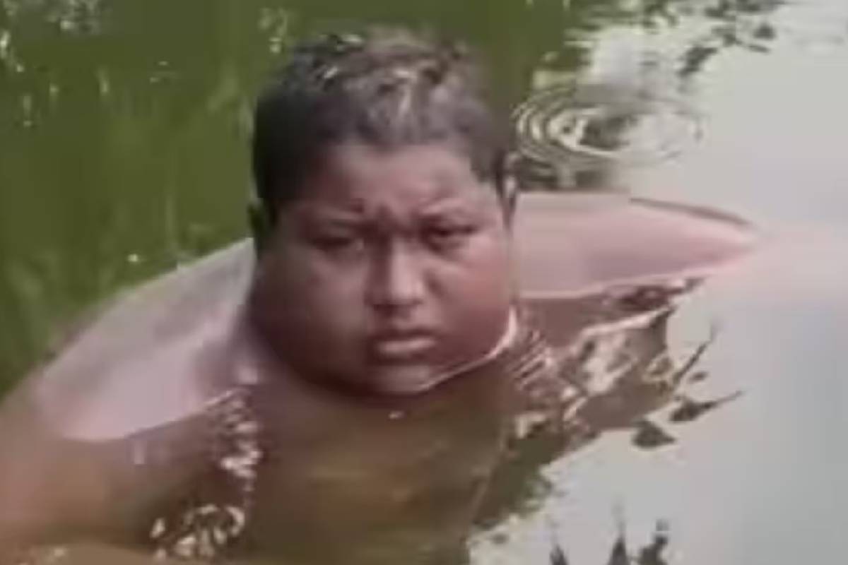 Iqbal Sheikh: 5 ஆண்டுகளாக குளத்திலேயே வாழ்க்கை! 16 வயது சிறுவனின் கண்ணீர் கதை | 16 Iqbal Sheikh Has Spent Years Living In Water