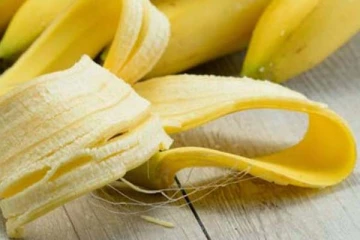 வாழைப்பழ தோலை குப்பையில் எறிபவரா நீங்கள்? இதோ ஏகப்பட்ட நன்மைகள்