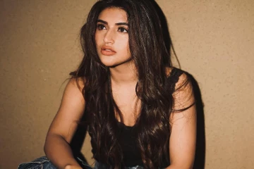 நடிகை ஸ்ரீலீலாவின் கிளாமர் போட்டோஷூட்