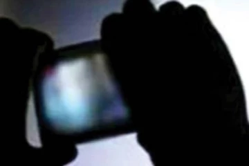 நிர்வாணப்படத்தை வெளியிட்டுவிடுவேன் என 15 வயது சிறுமியை மிரட்டி பணம் பறித்த வாலிபர் : போக்சோ சட்டத்தில் அதிரடியாக கைது