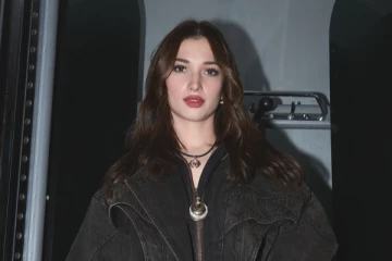 ஷார்ட் உடையில் ஹாட் போஸ் கொடுத்த தமன்னா