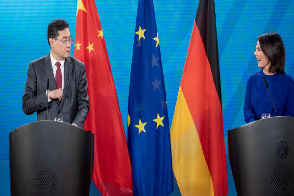 உக்ரைன் போர் முடிவு சீனாவின் கைகளில்! | Ukraine War Germany Baerbock Says China Help War