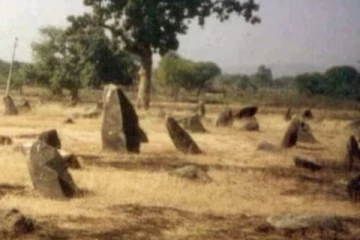 திருமணத்திற்கு வந்த விருந்தினர்கள் கல்லாக மாறிய நிகழ்வு: மர்ம கிராமத்தின் கதை