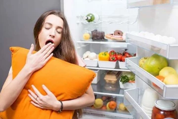 தூங்கும் முன்பு இந்த 3 பொருட்களை சாப்பிடவே கூடாதாம்! தூங்கவே மாட்டீங்க