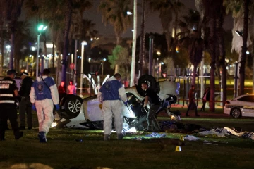 இஸ்ரேலில் பொதுமக்கள் மீது காரால் மோதி தாக்குதல்!