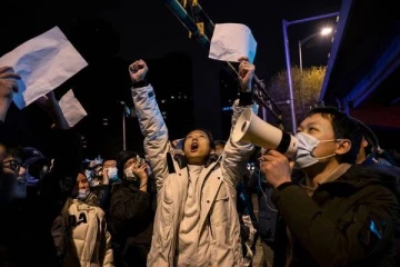 கொந்தளிக்கும் மக்கள்... உலக நாடுகளில் இருந்து உண்மையை மறைக்க சீனாவின் அருவருப்பான செயல்