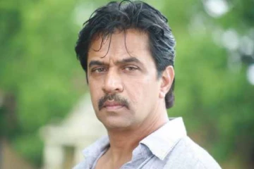 ஆக்ஷன் கிங் அர்ஜுனின் திருமண புகைப்படத்தை பார்த்துள்ளீர்களா?- அப்போது எப்படி உள்ளார் பாருங்களேன்