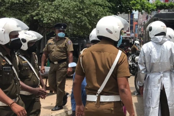 கைது நடவடிக்கைக்கு இடையூராக இருந்த தாய் மற்றும் மகனுக்கு விளக்கமறியல்